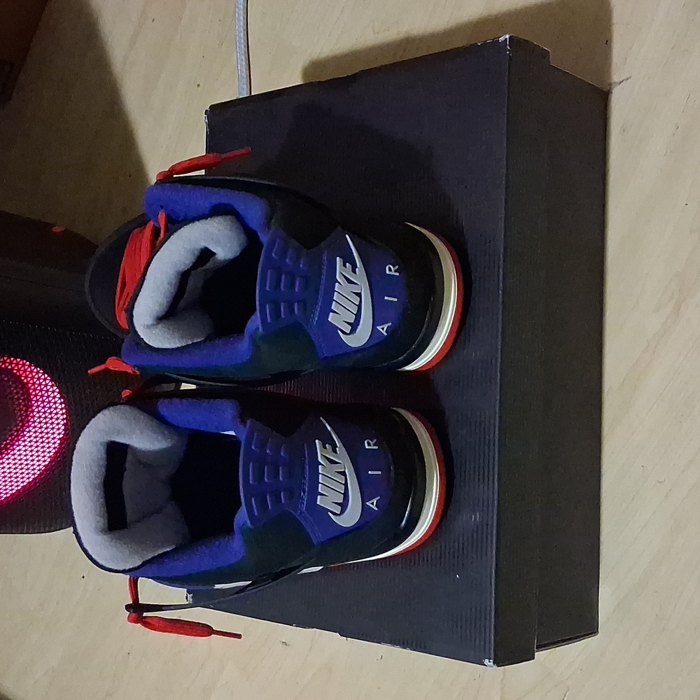 Jordan 4 Rare Air - Picture 2 of 4
